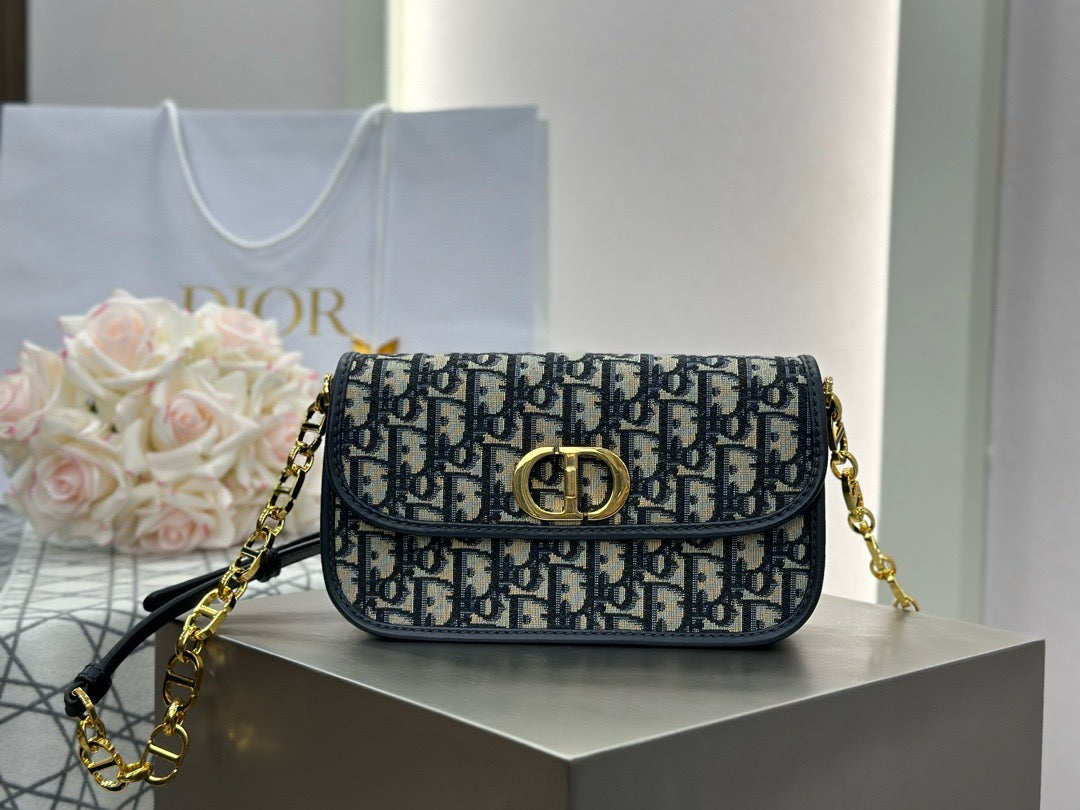 디올 30몽테인 에비뉴