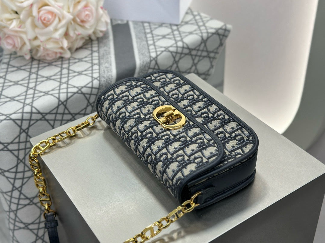 디올 30몽테인 에비뉴