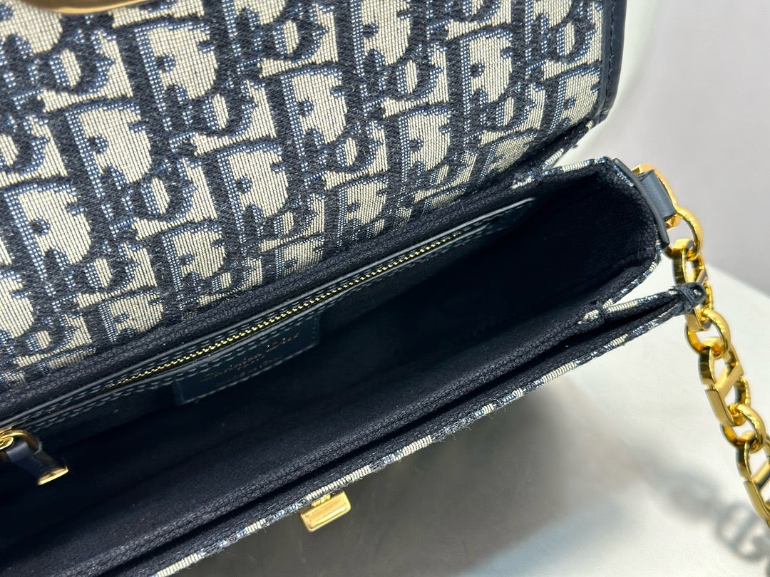 디올 30몽테인 에비뉴