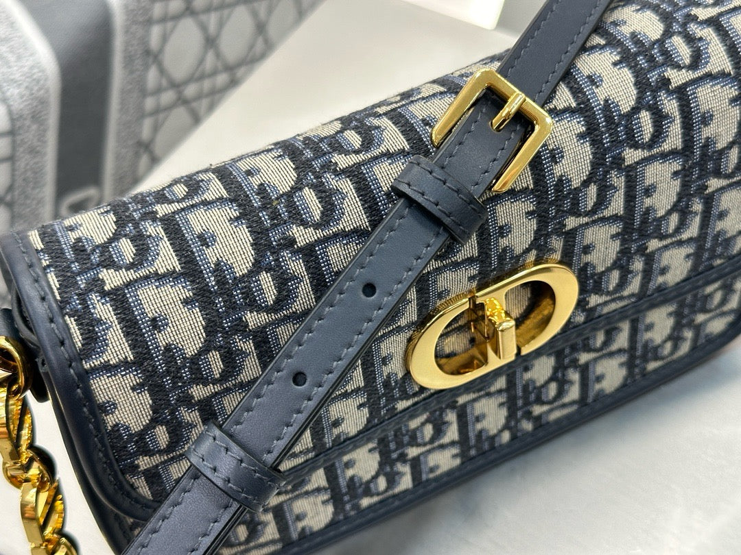 디올 30몽테인 에비뉴