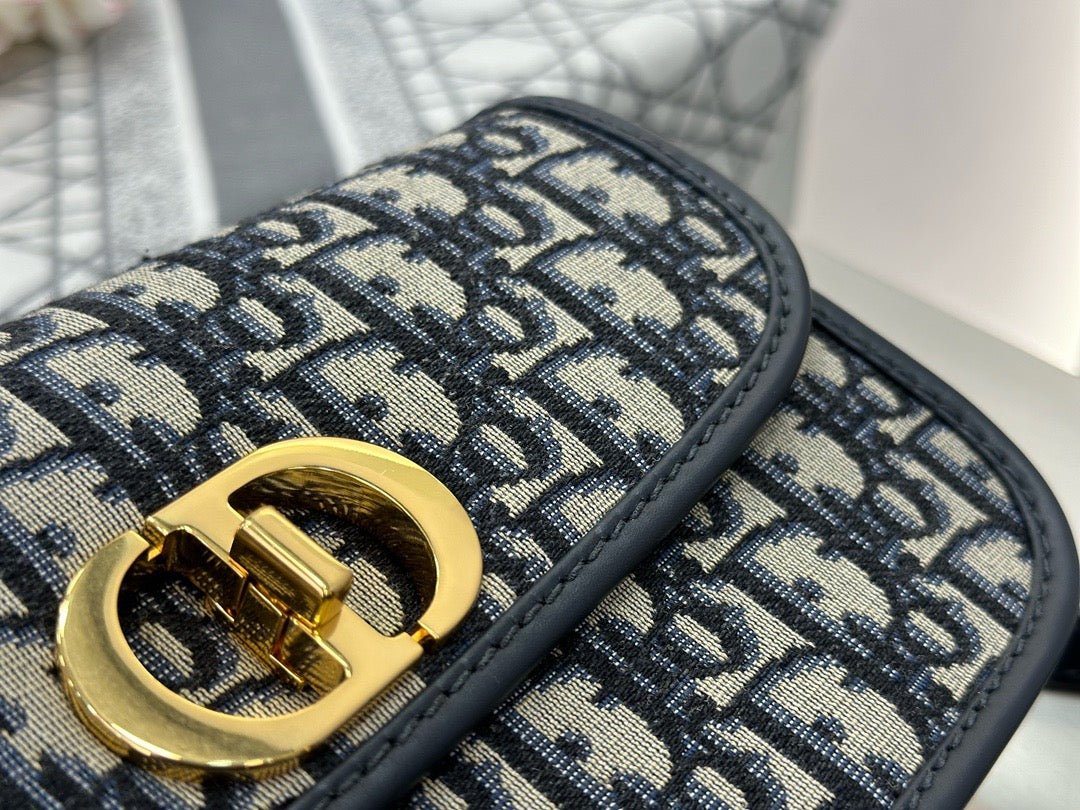 디올 30몽테인 에비뉴