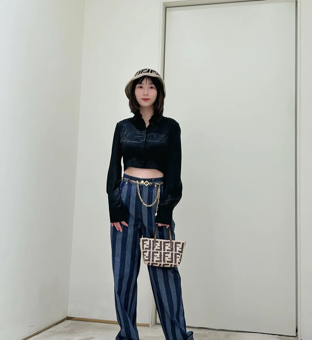 펜디 롤 FF 라피아 미니