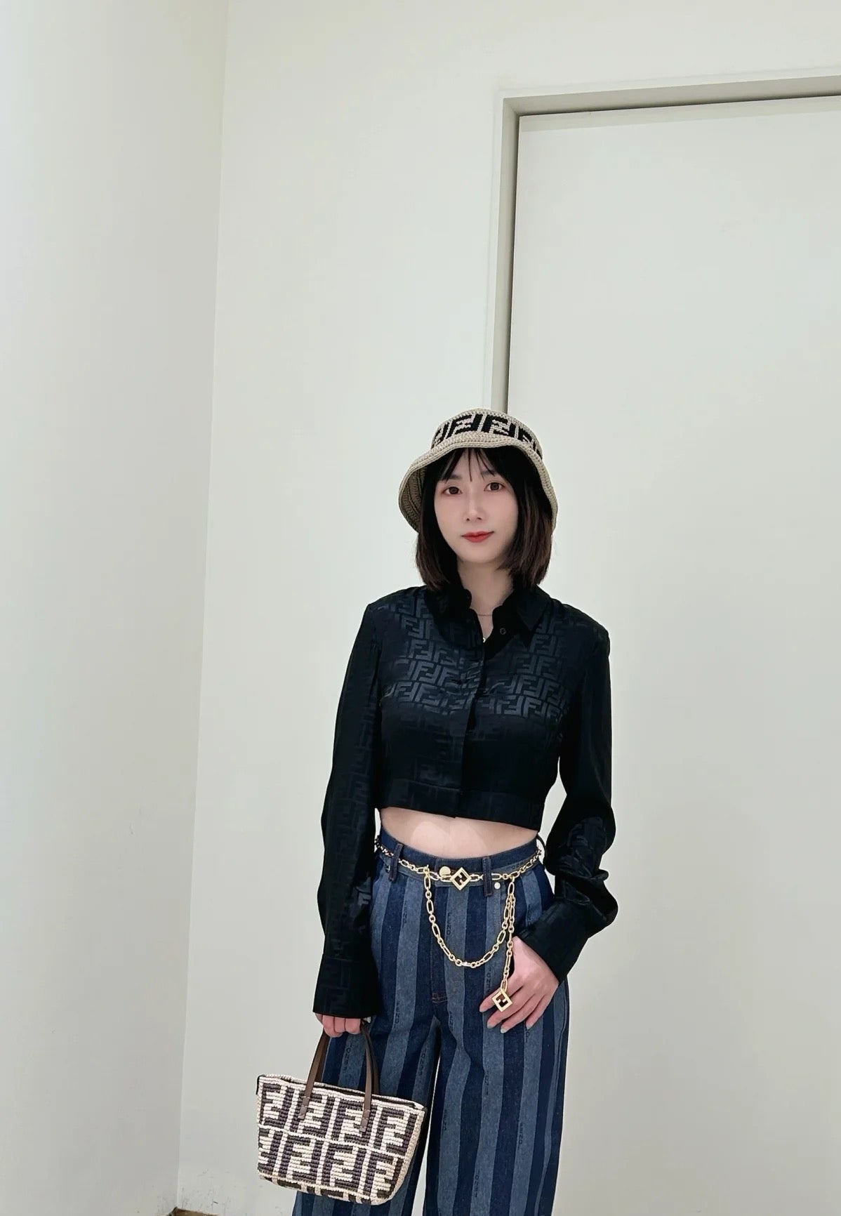 펜디 롤 FF 라피아 미니