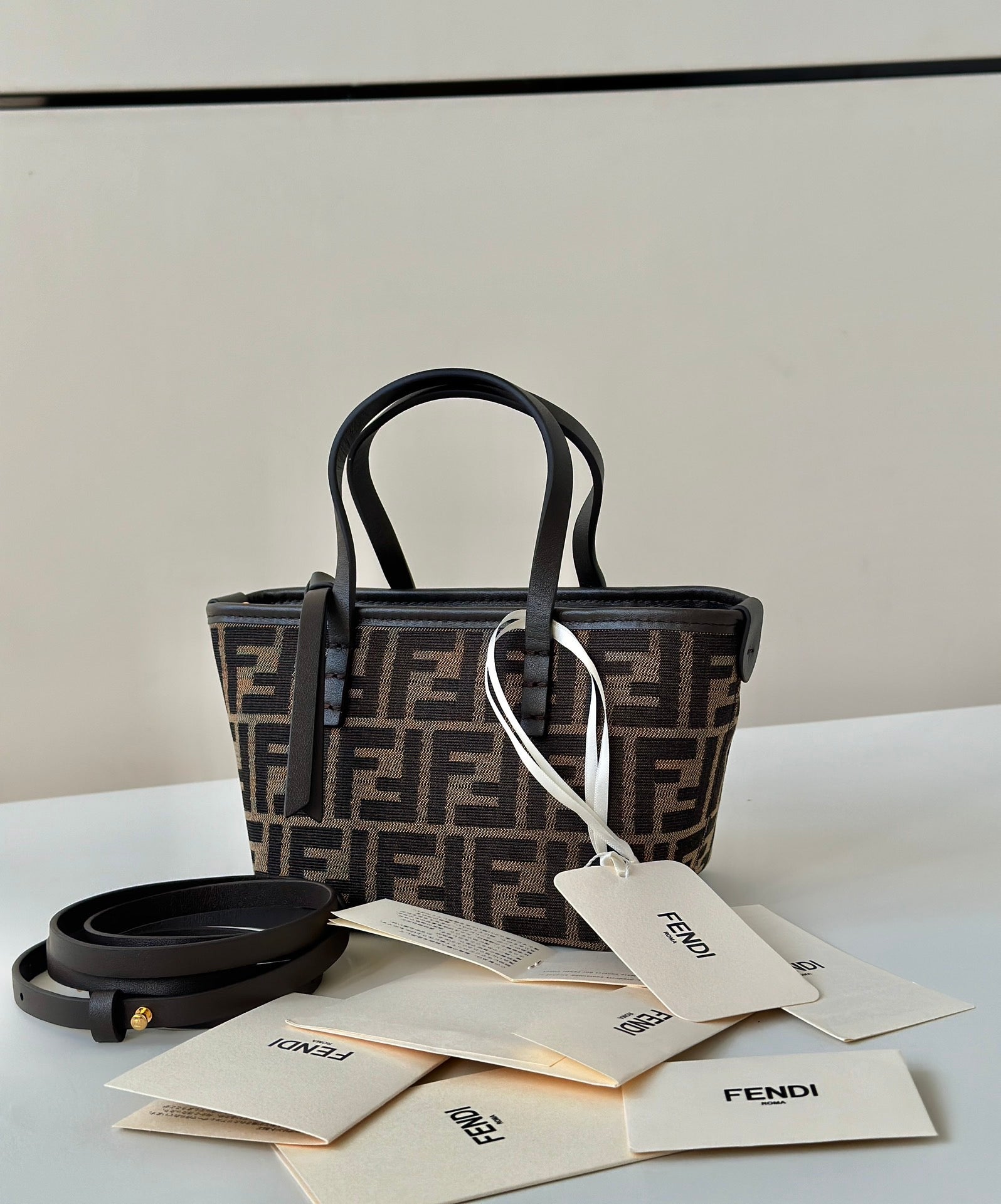 펜디 롤 FF 자카드 미니