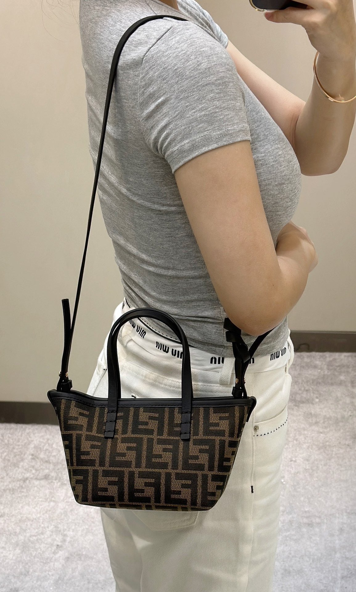 펜디 롤 FF 자카드 미니