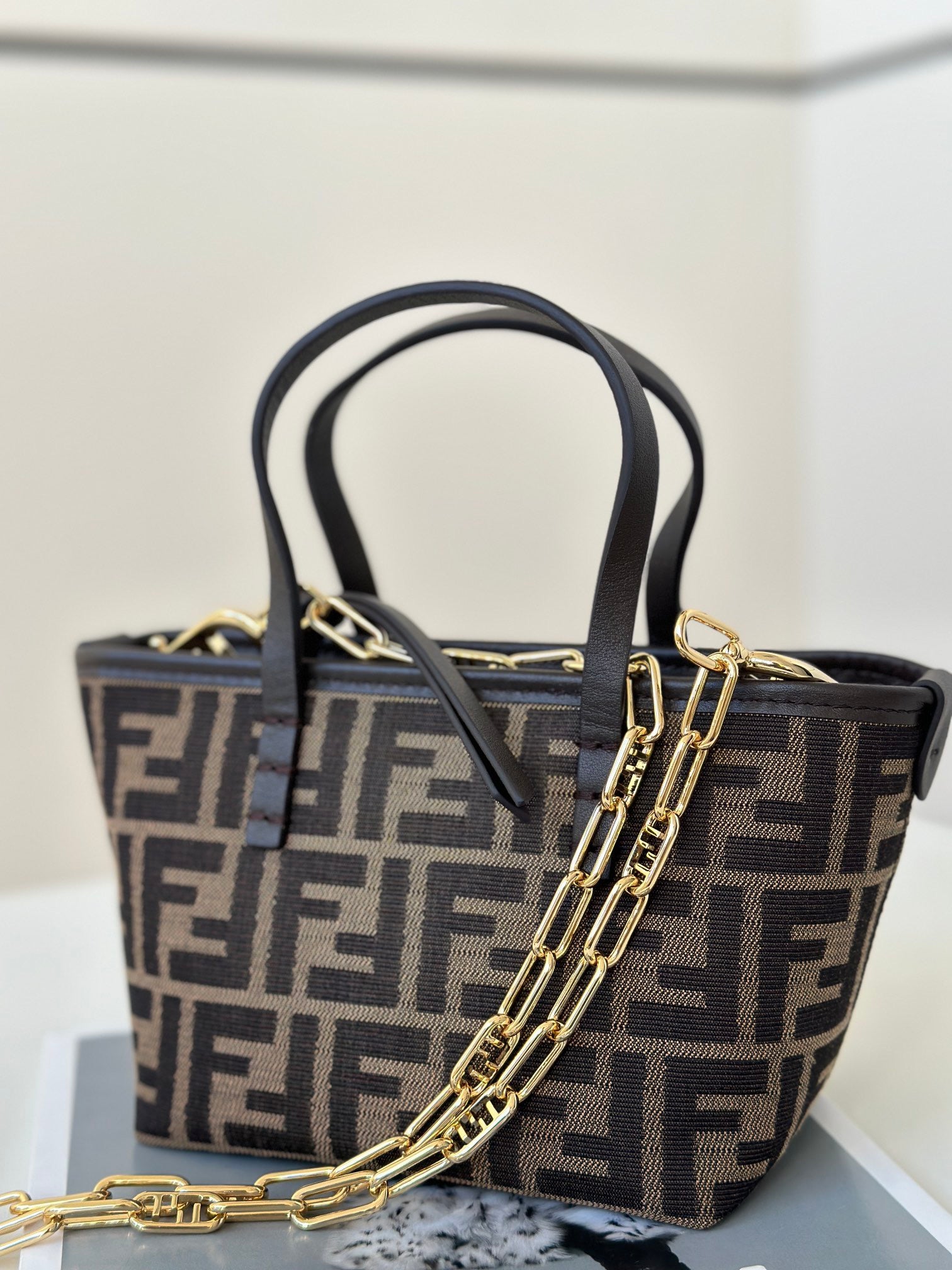 펜디 롤 FF 자카드 미니