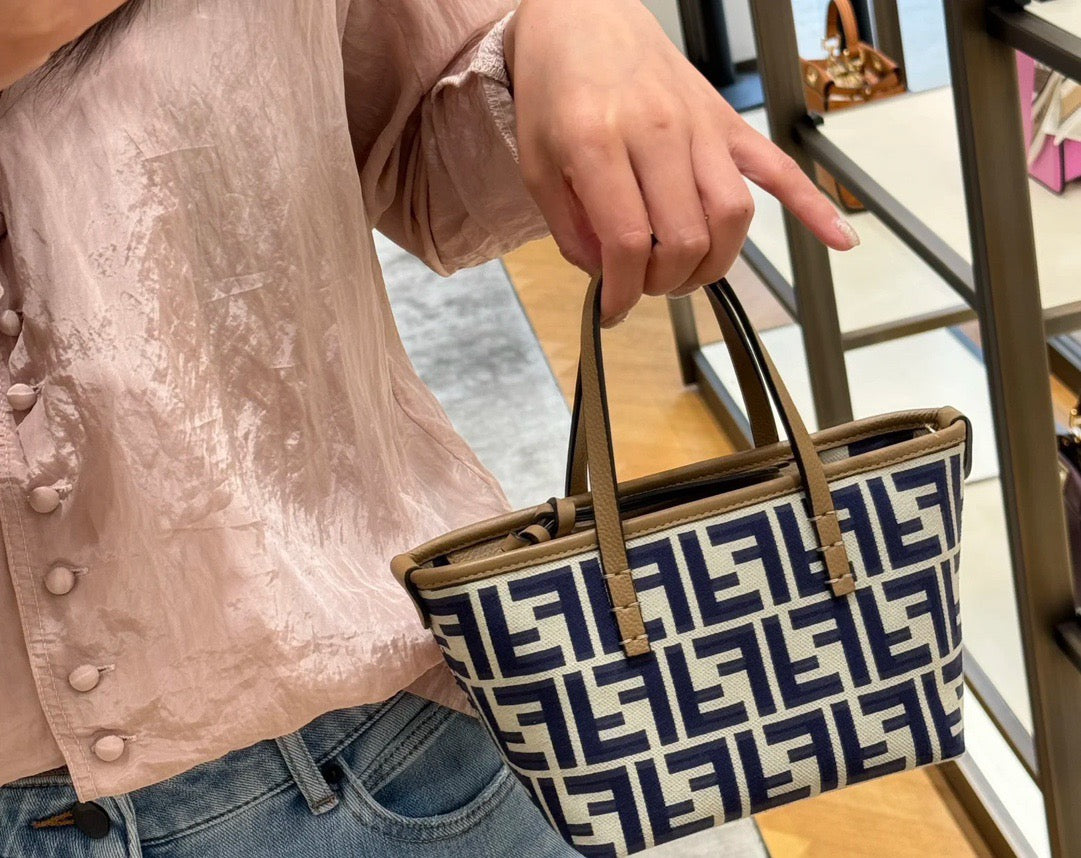 펜디 롤 FF 자카드 미니