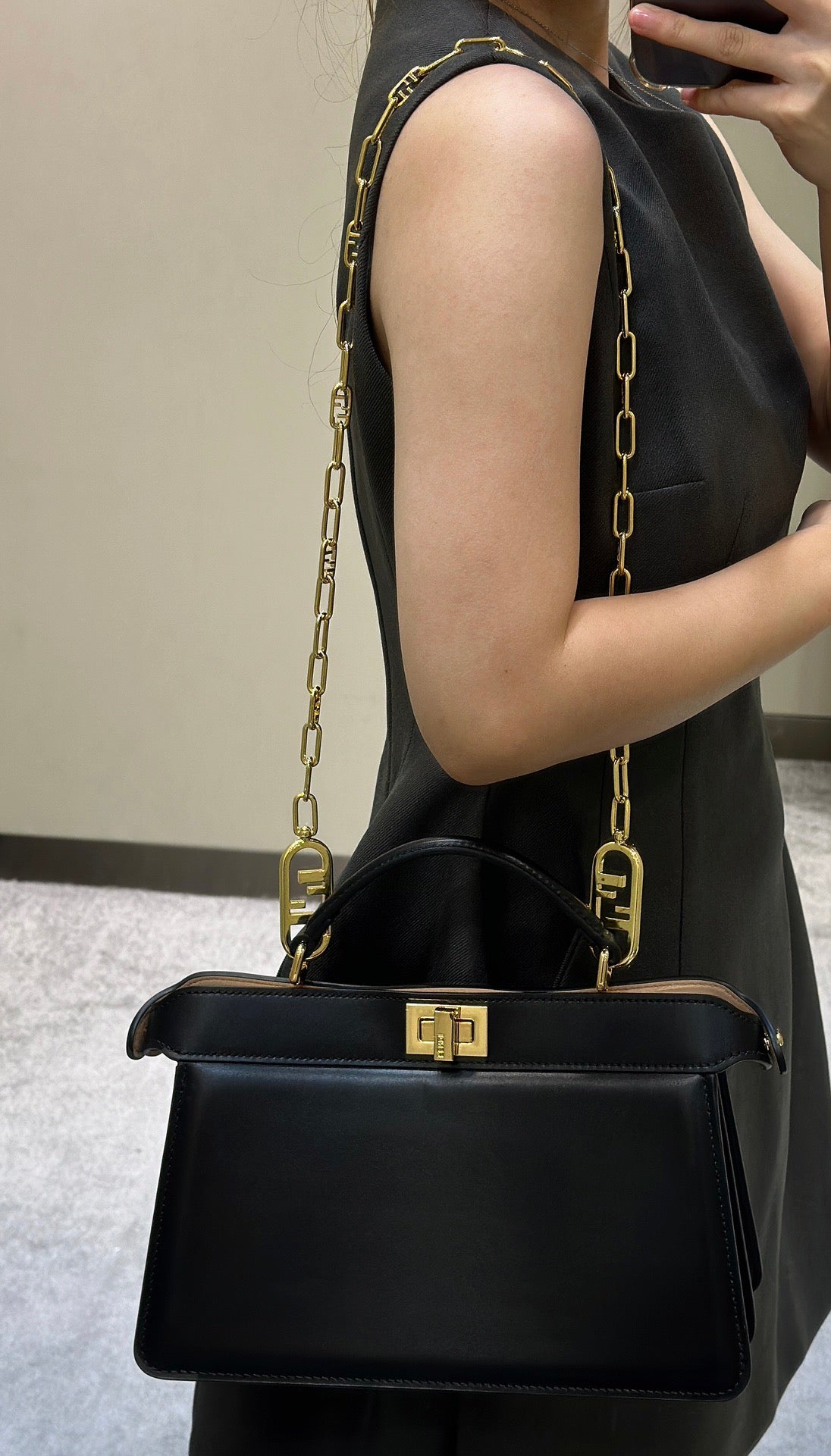 펜디 피카부 I See U 이스트웨스트