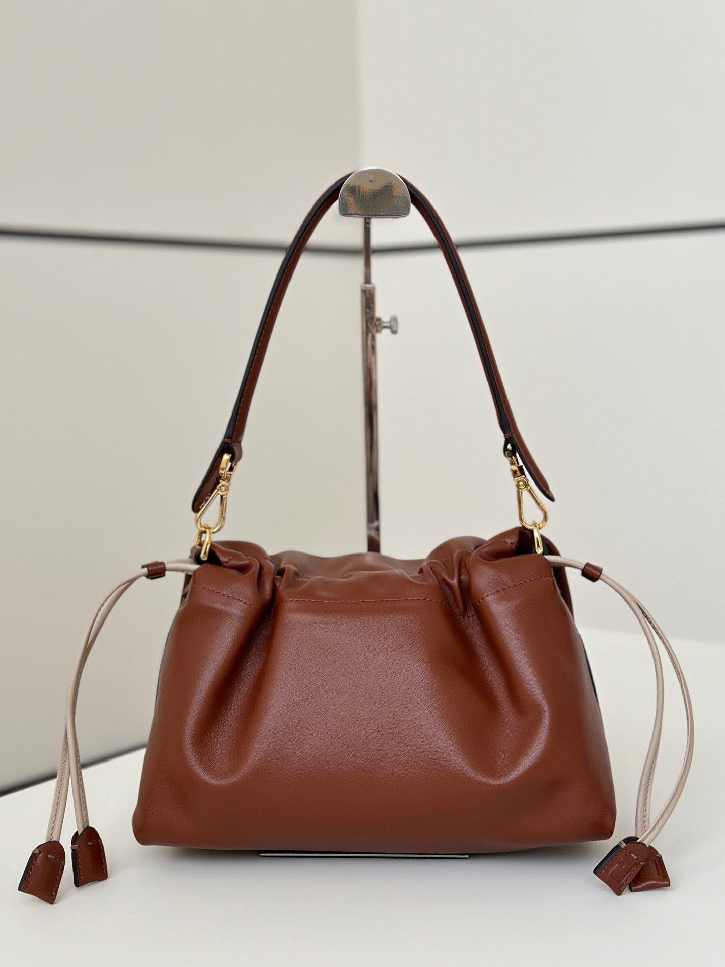 펜디 맘마 바게트 나파 미디움