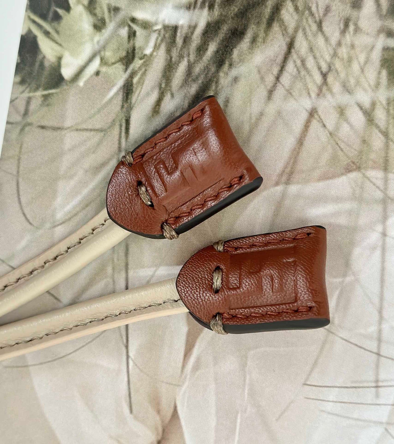 펜디 맘마 바게트 나파 미디움