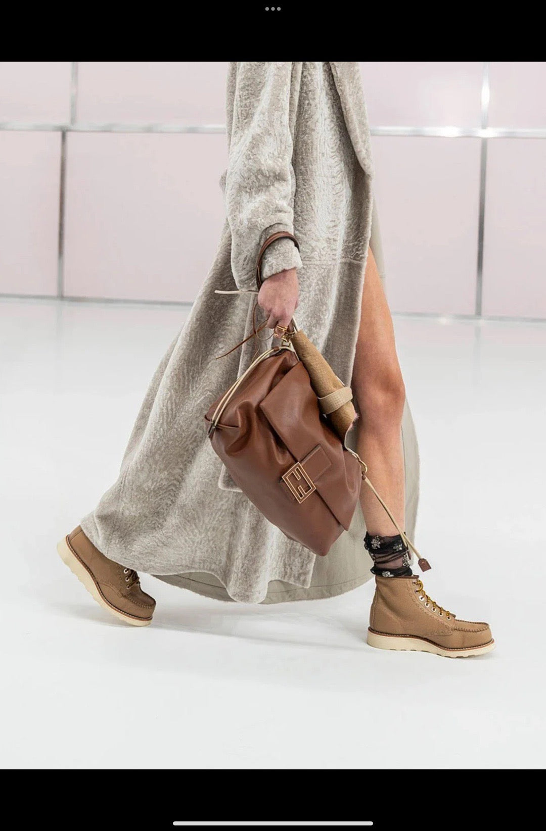 펜디 맘마 바게트 나파 미디움