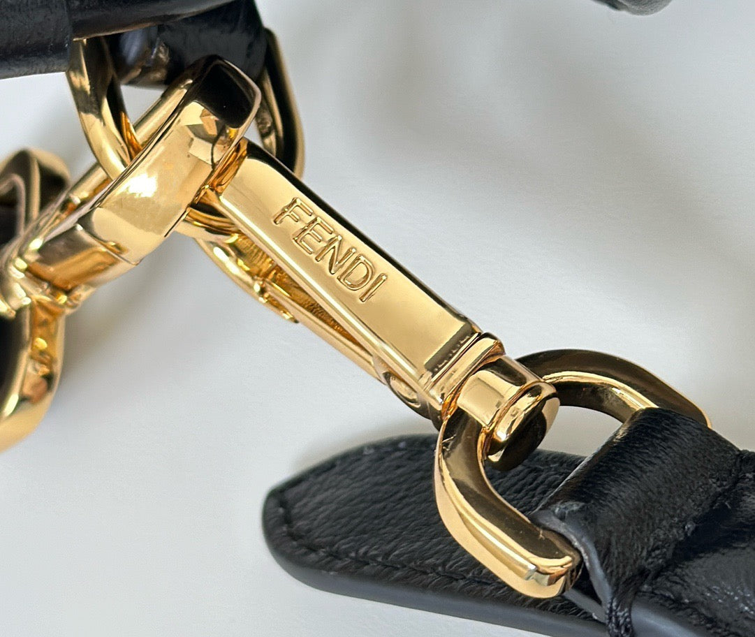 펜디 맘마 바게트 나파 미디움