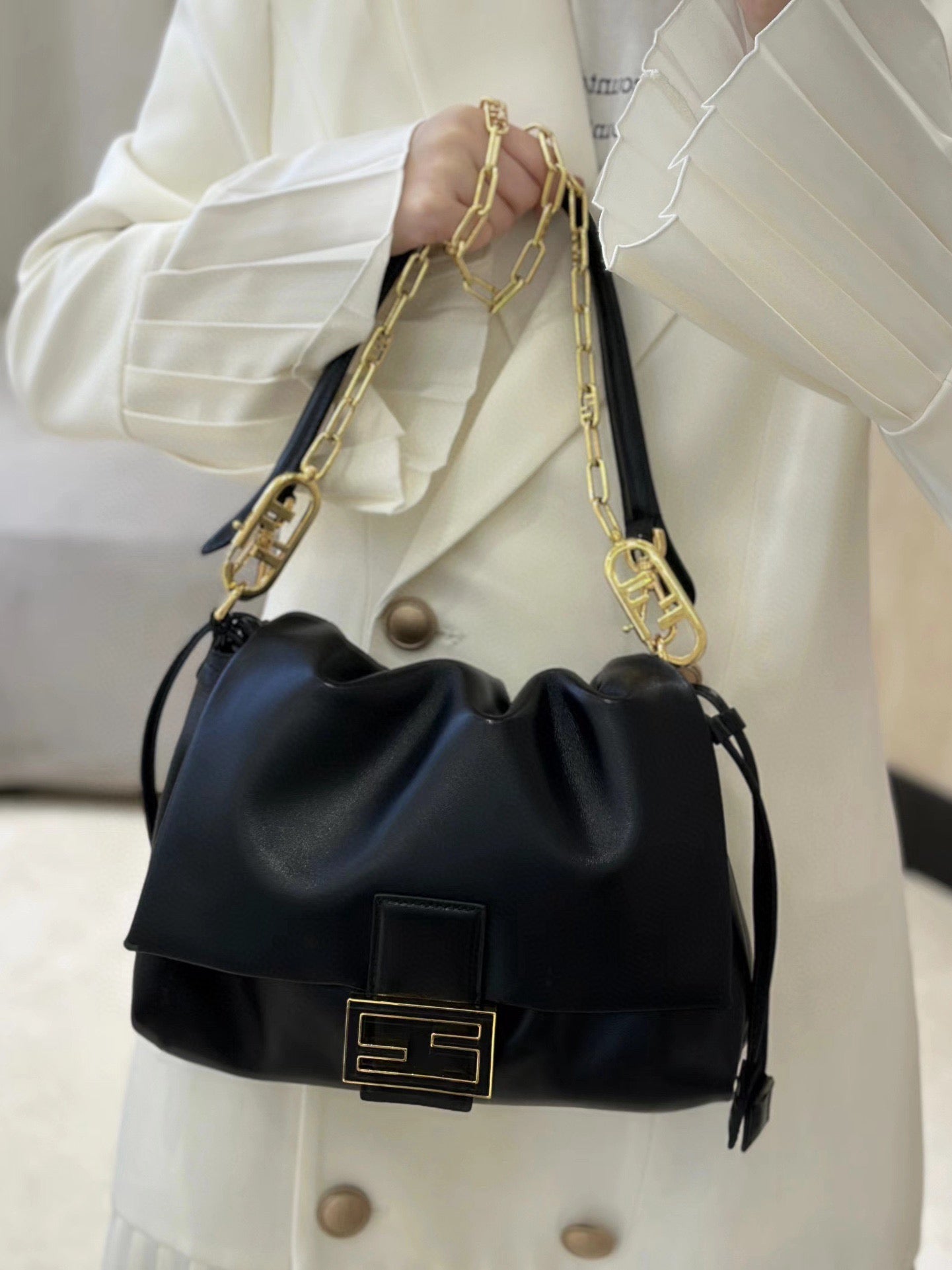 펜디 맘마 바게트 나파 미디움