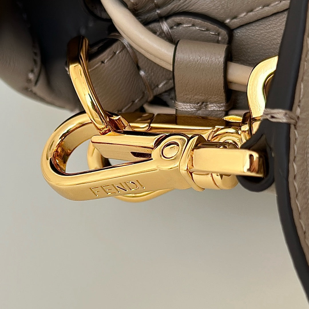 펜디 맘마 바게트 나파 미디움