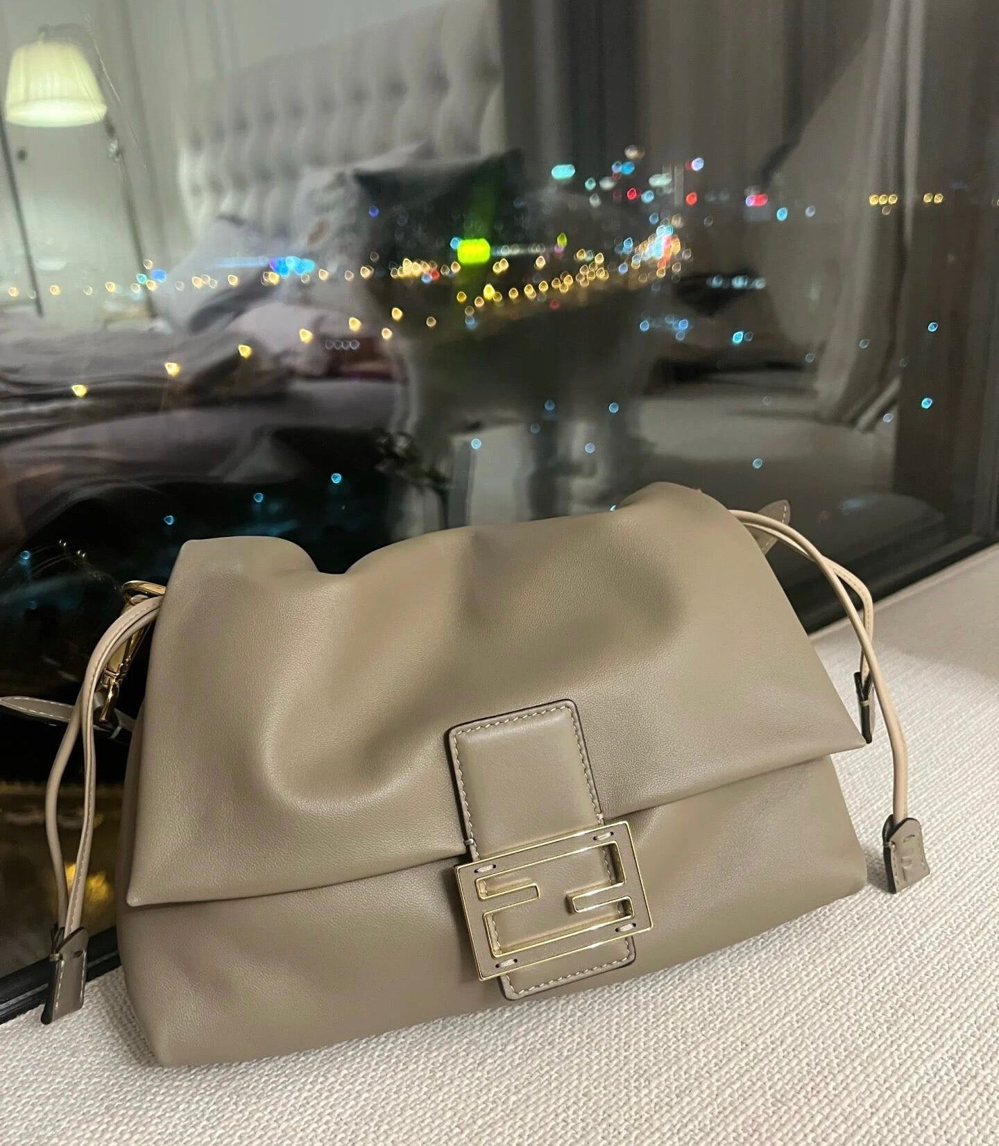 펜디 맘마 바게트 나파 미디움