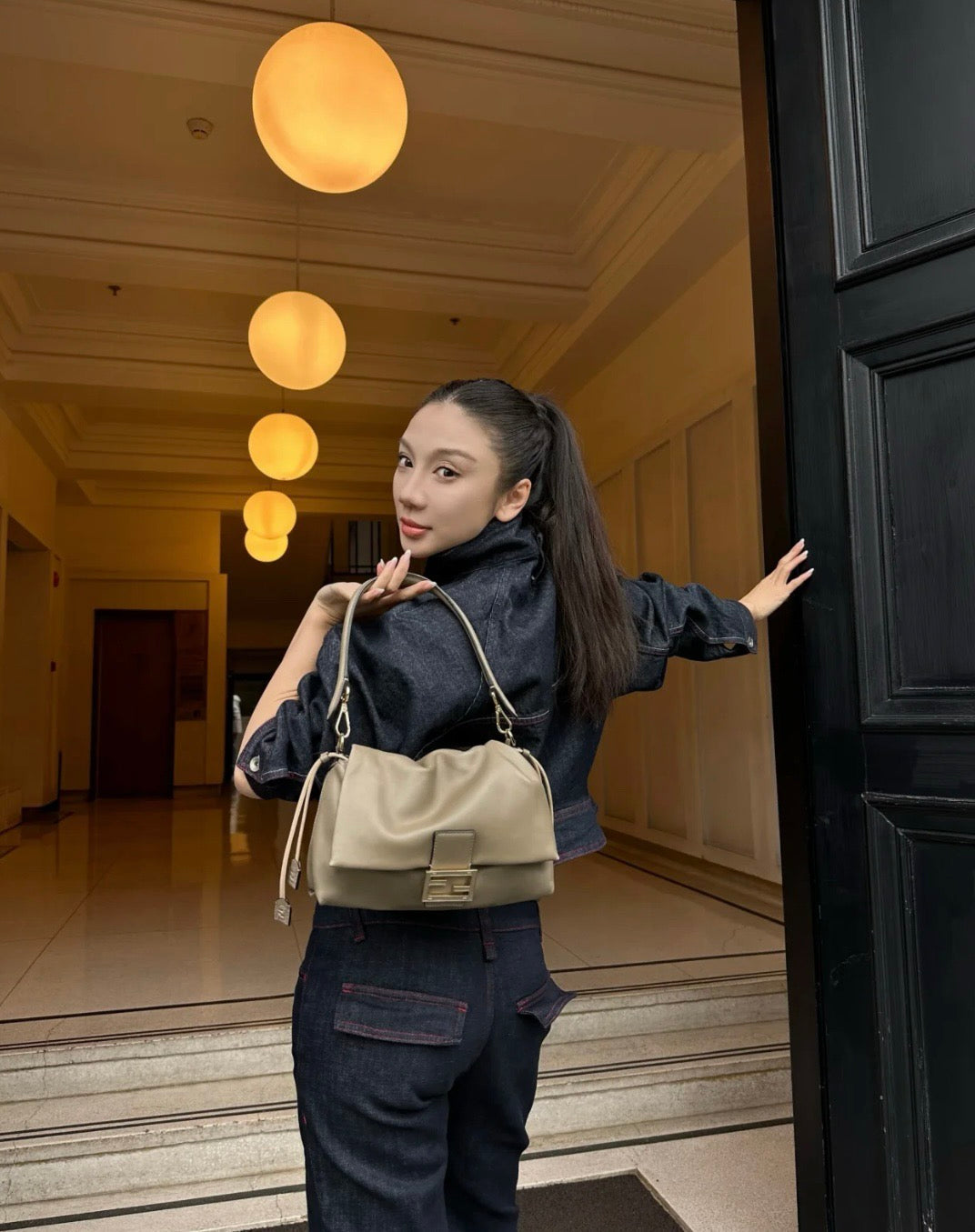 펜디 맘마 바게트 나파 미디움