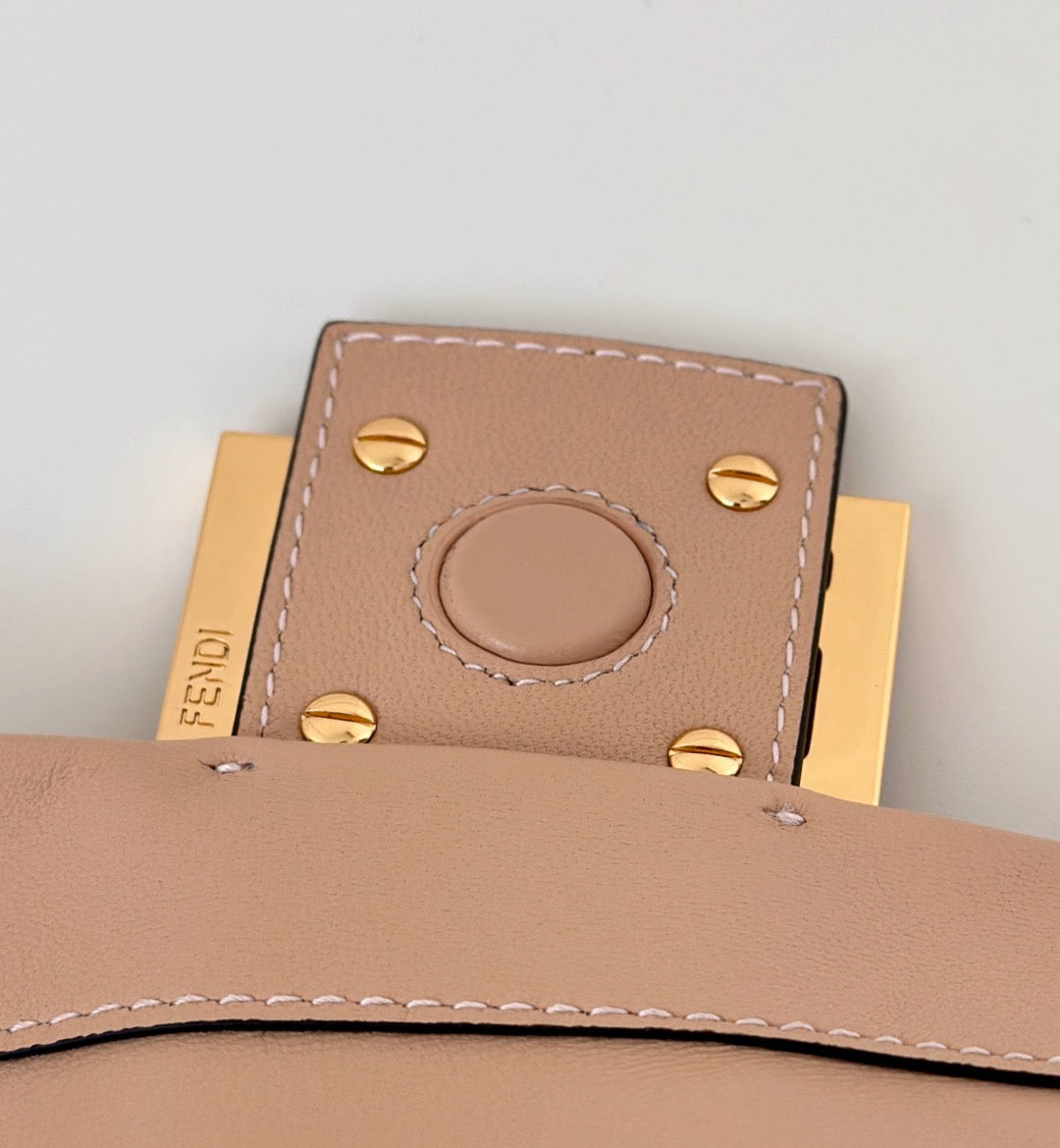 펜디 맘마 바게트 나파 미디움