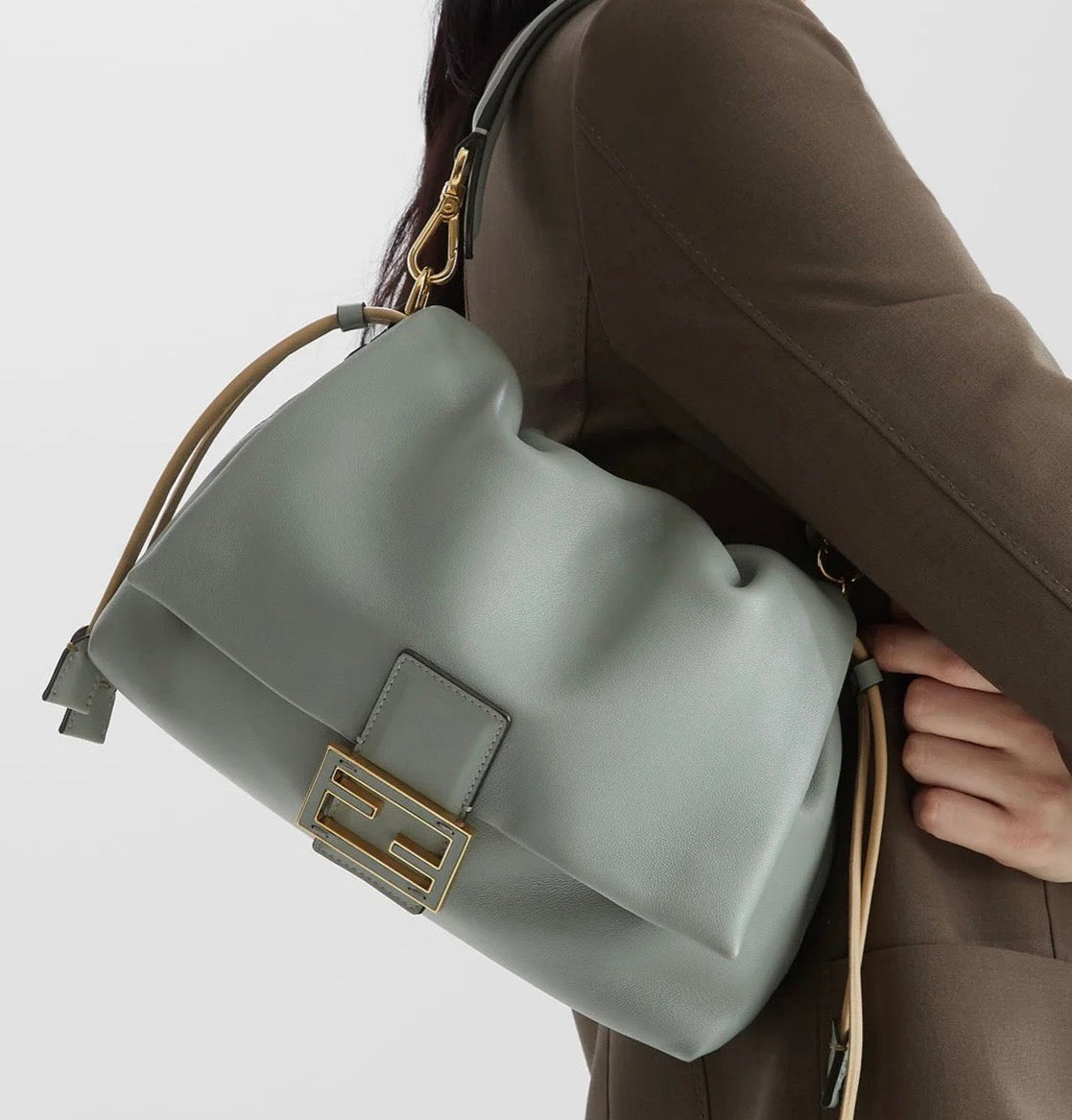 펜디 맘마 바게트 나파 미디움