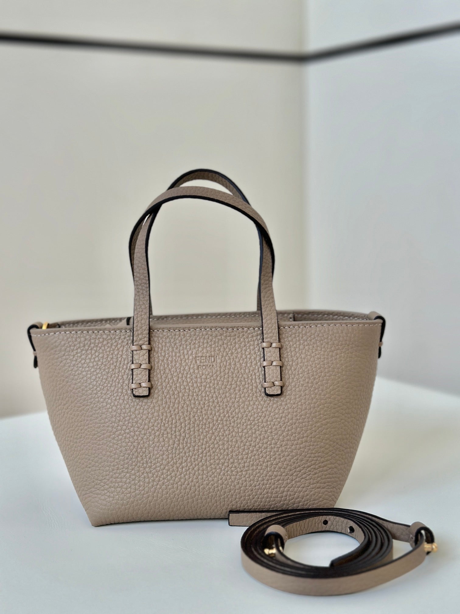 펜디 롤 로마노 가죽 미니