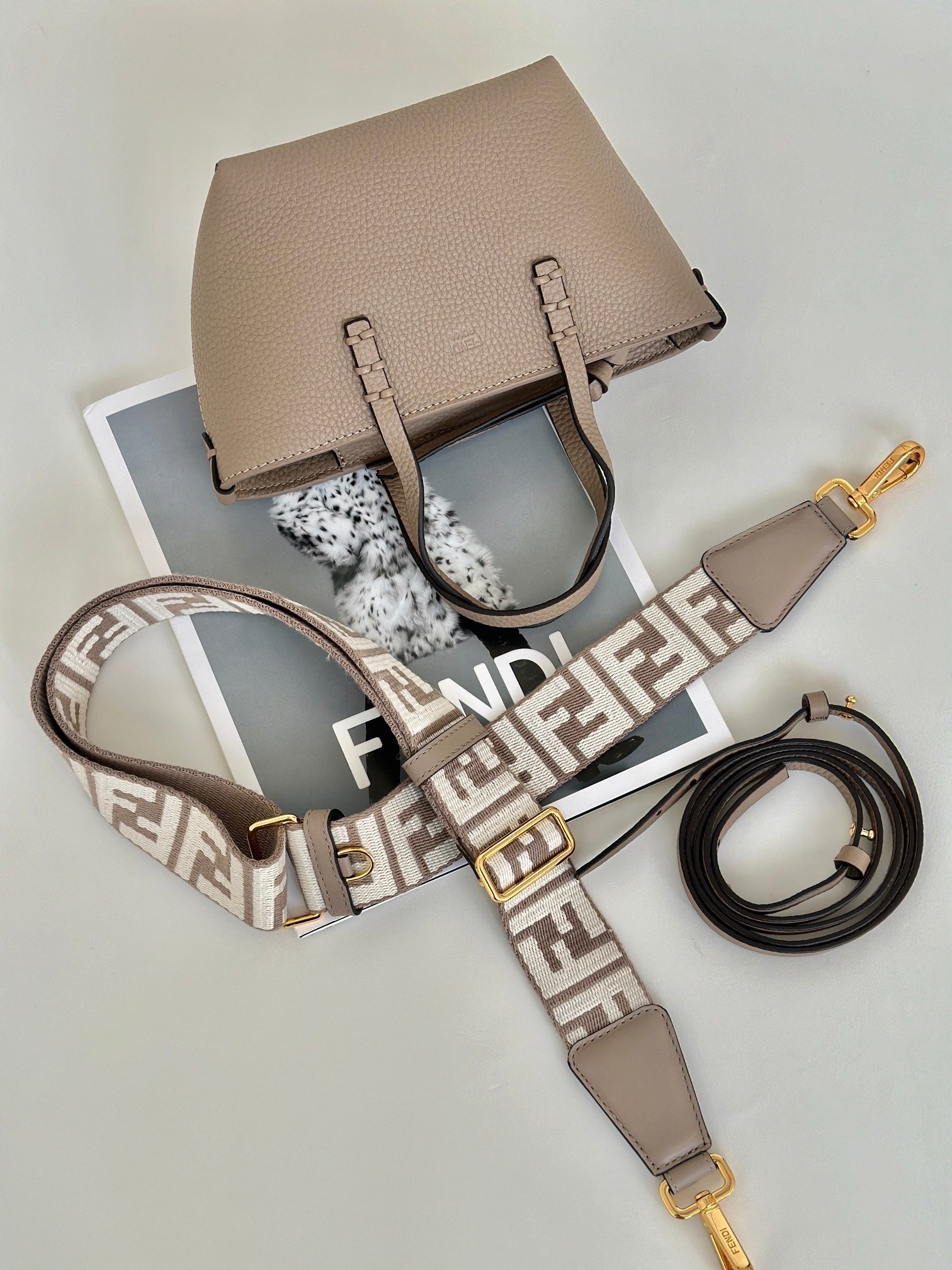 펜디 롤 로마노 가죽 미니