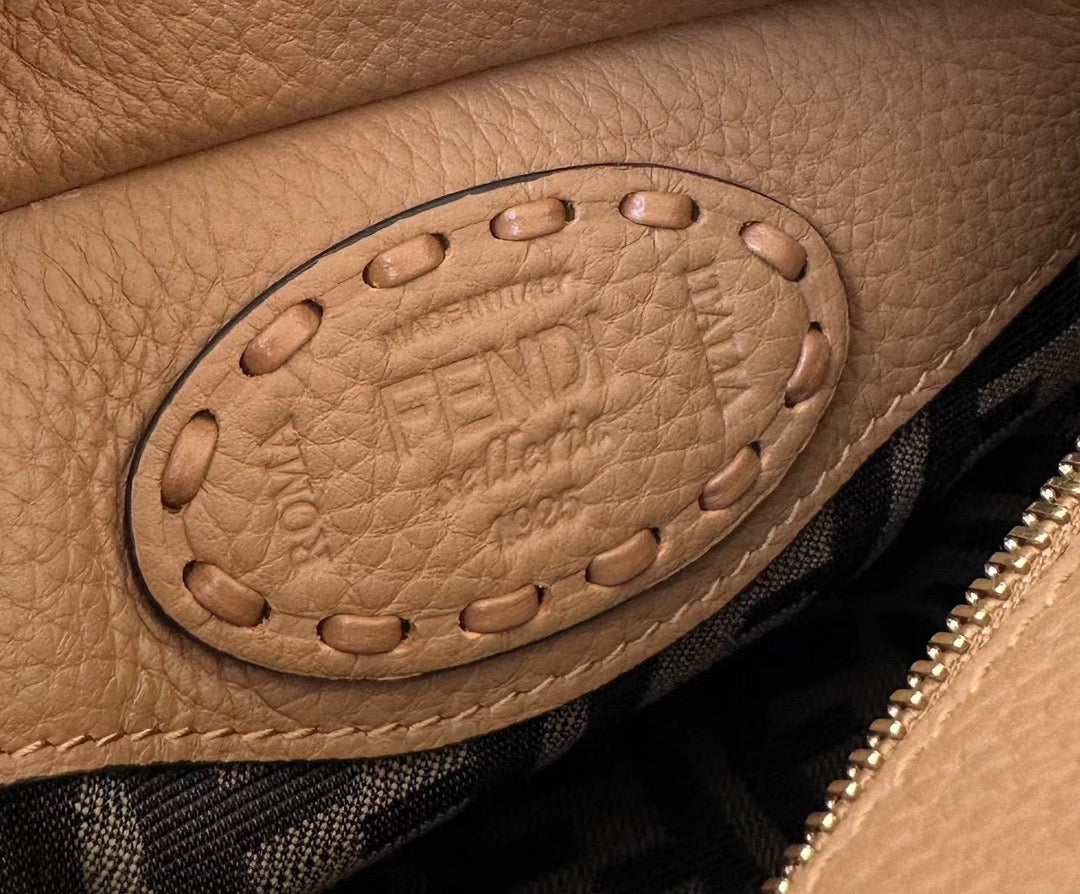 펜디 롤 로마노 가죽 미니