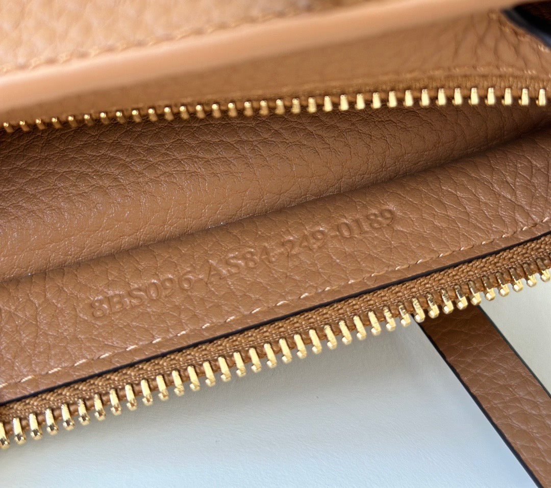 펜디 롤 로마노 가죽 미니