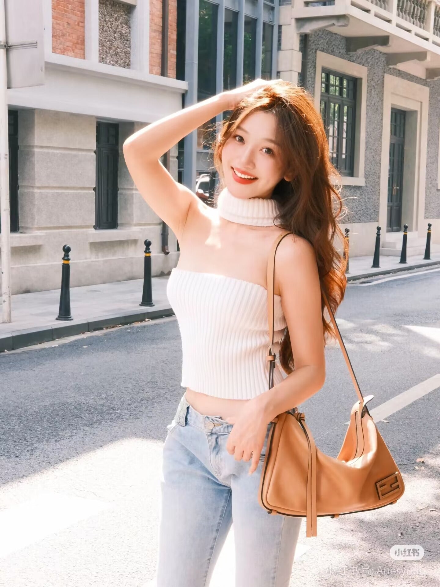 펜디 심플리 숄더백 미디움