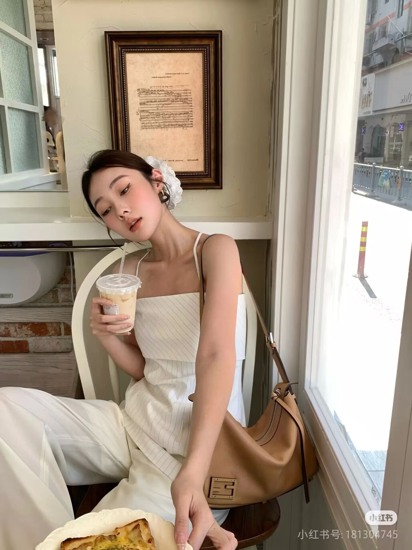 펜디 심플리 숄더백 미디움