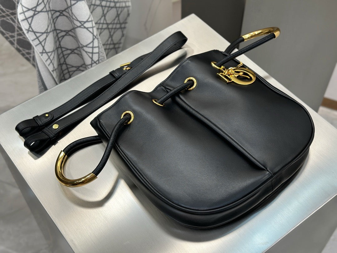 디올 레더 노리타 숄더백 미디움