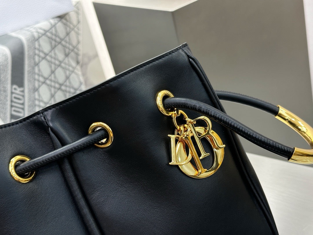 디올 레더 노리타 숄더백 미디움