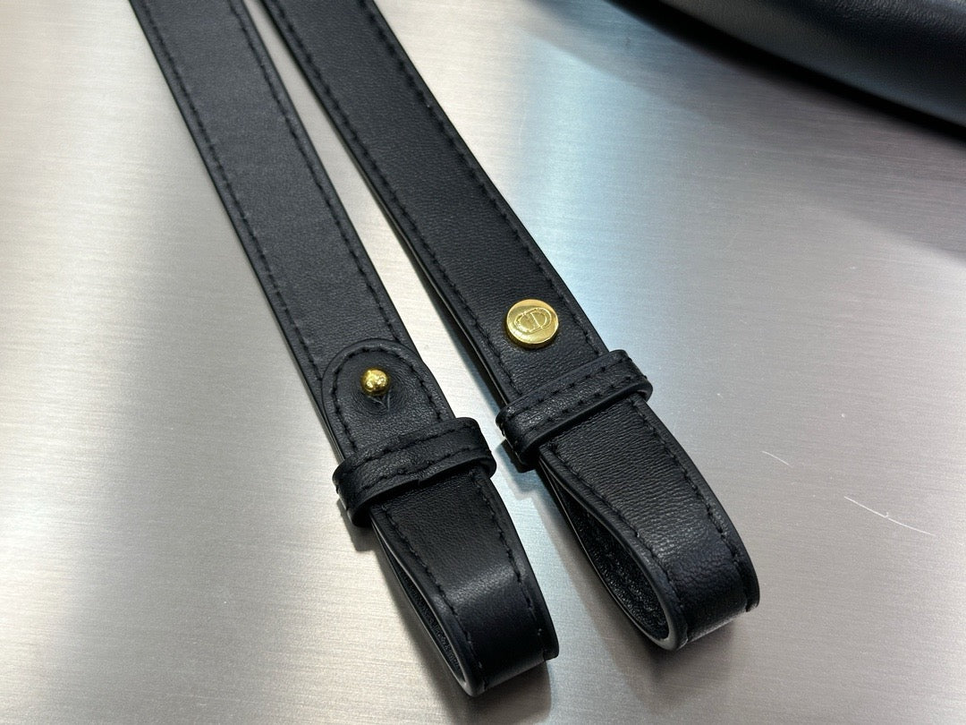 디올 레더 노리타 숄더백 미디움