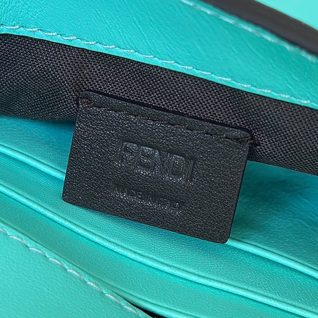 펜디 바게트 백 나파 미니