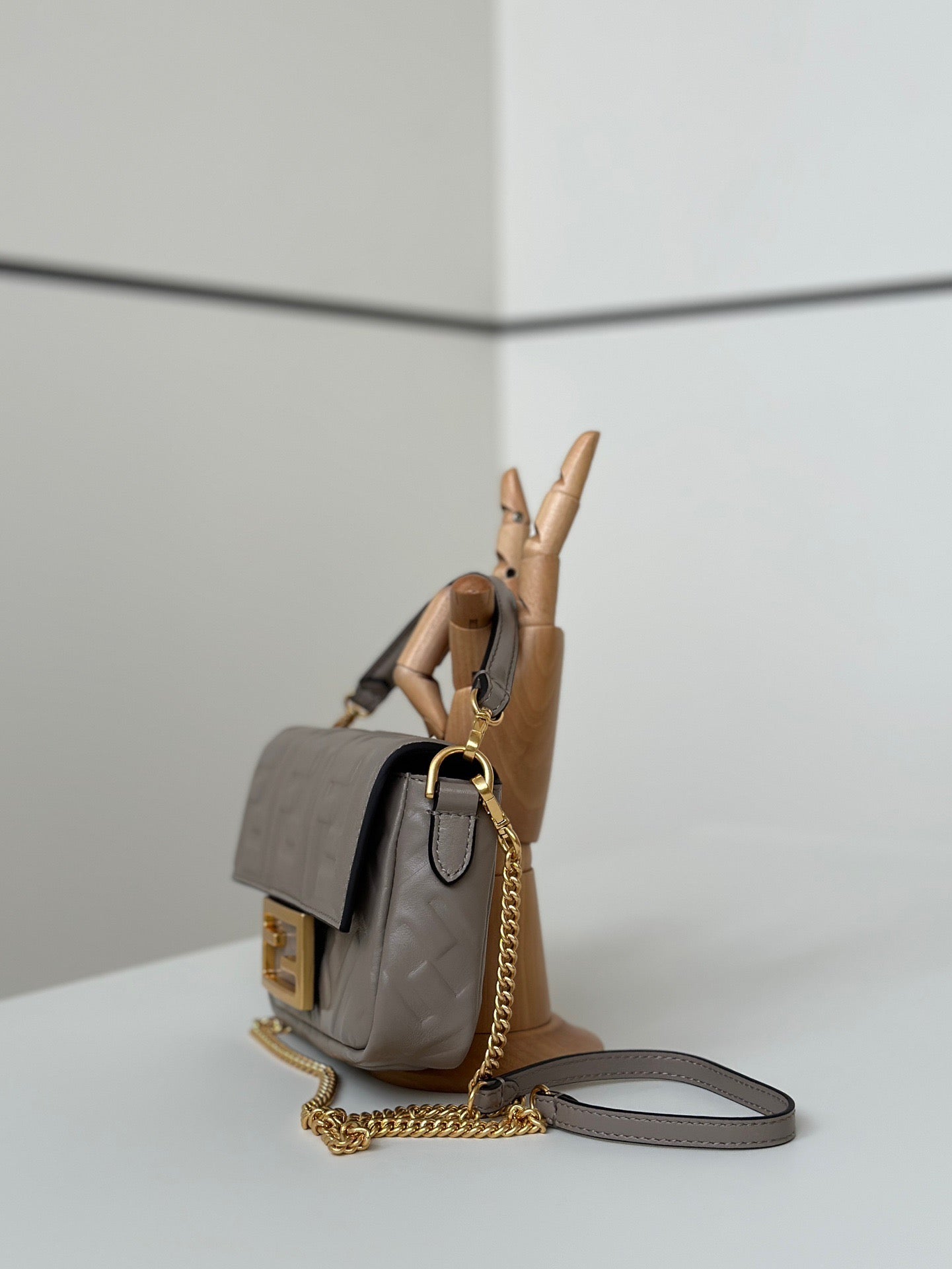 펜디 바게트 백 나파 미니