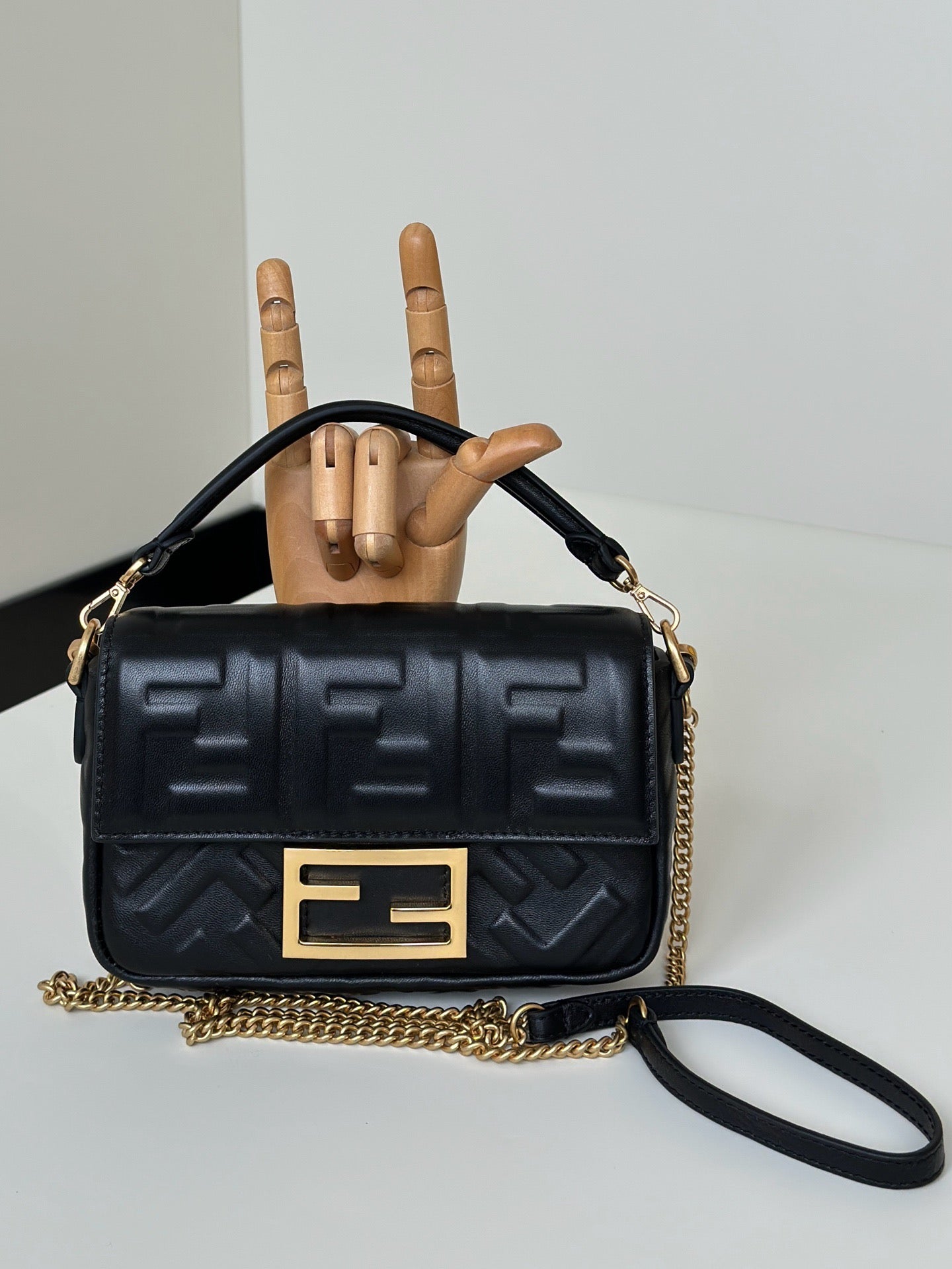 펜디 바게트 백 나파 미니