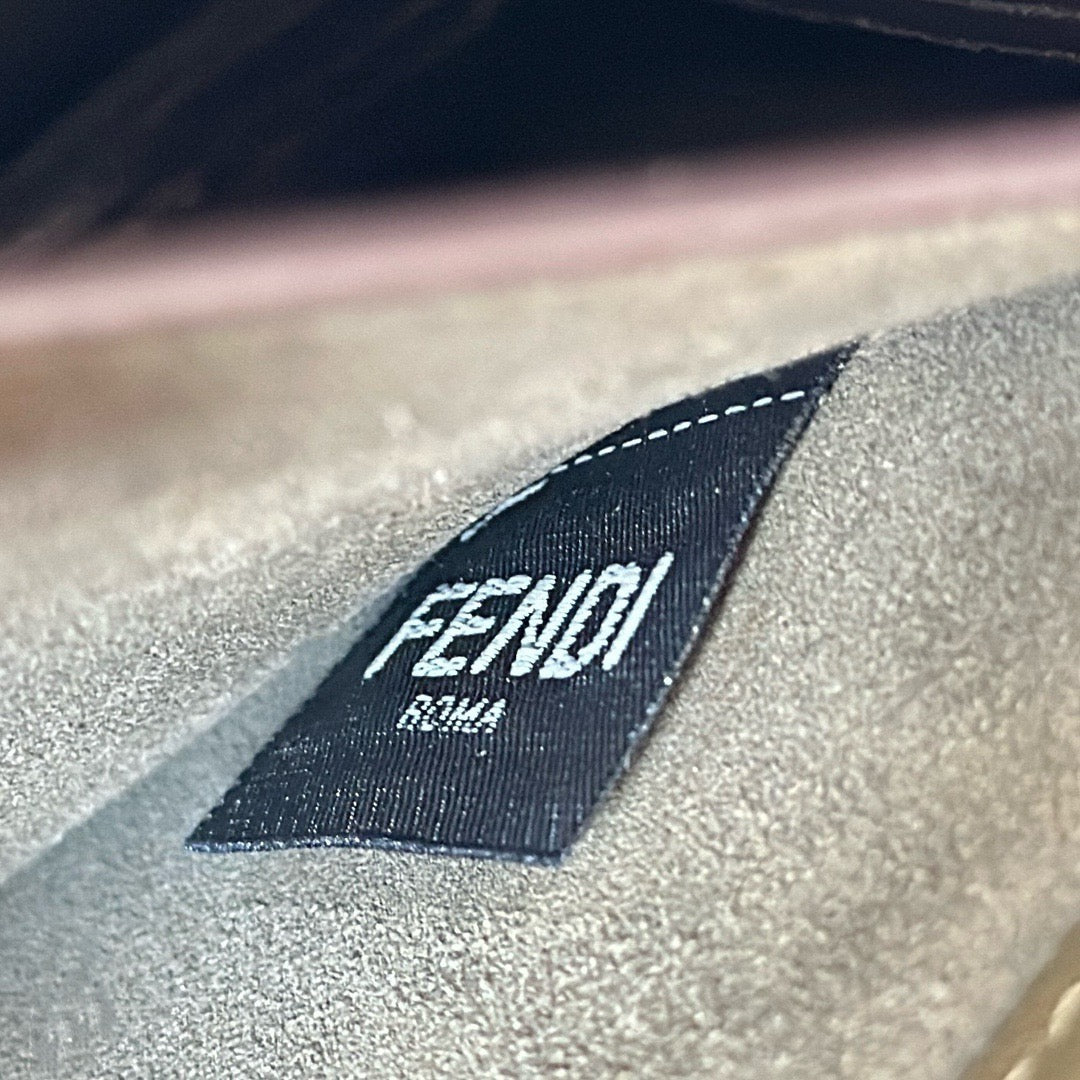 펜디 피카부 소프트 미디움