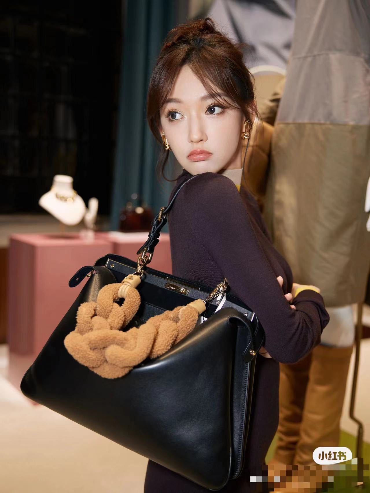 펜디 피카부 소프트 미디움