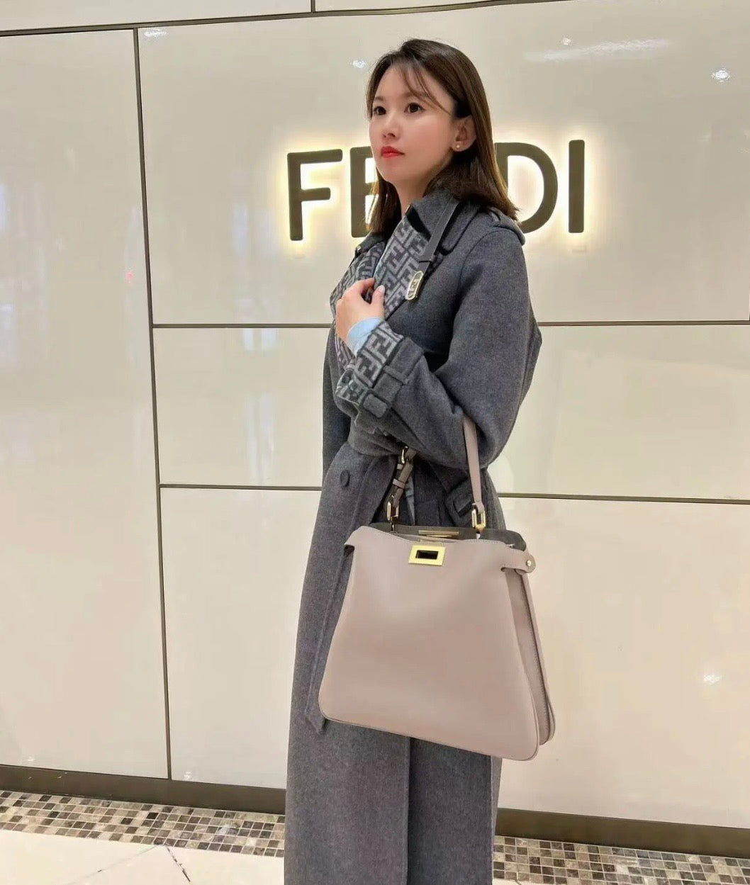 펜디 피카부 소프트 미디움