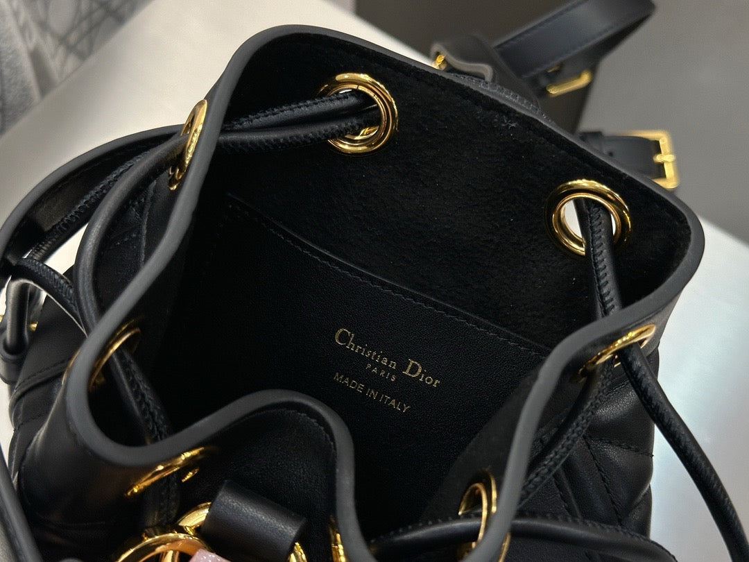 디올 매크로까나쥬 카로 스몰 백팩