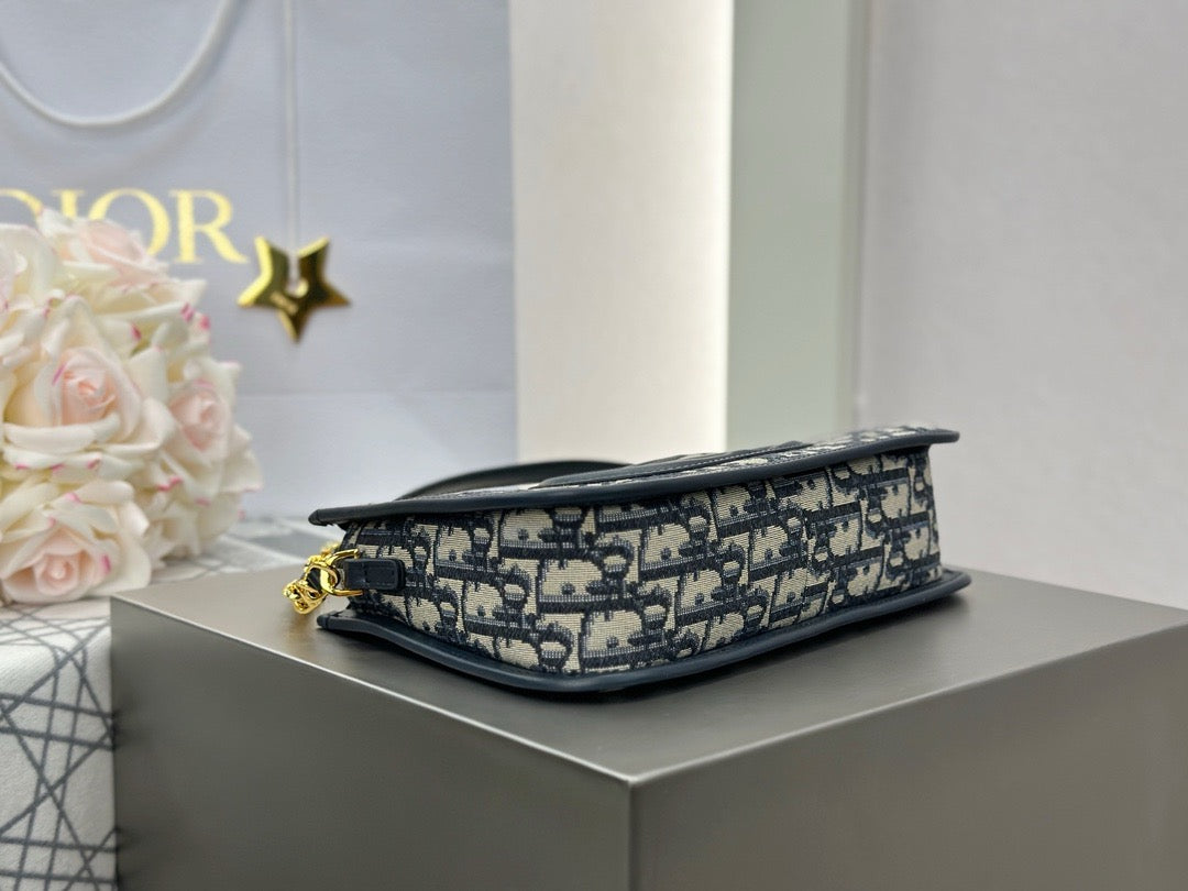 디올 시그니처 미니 호보백