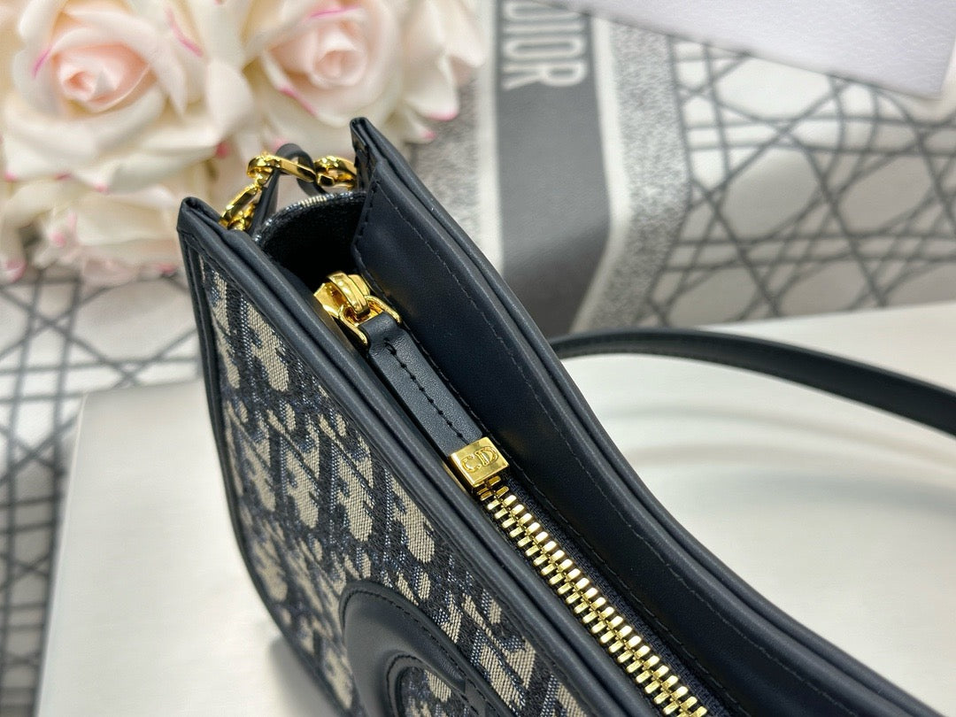 디올 시그니처 미니 호보백