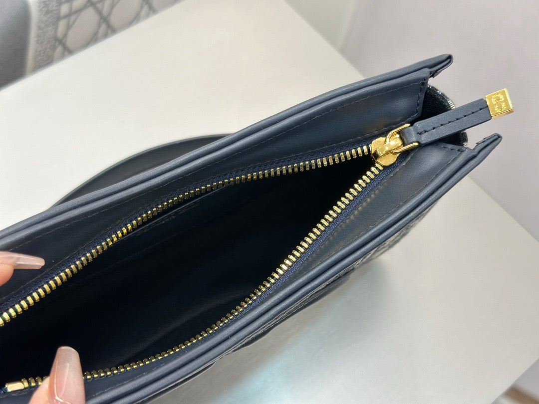 디올 시그니처 미니 호보백