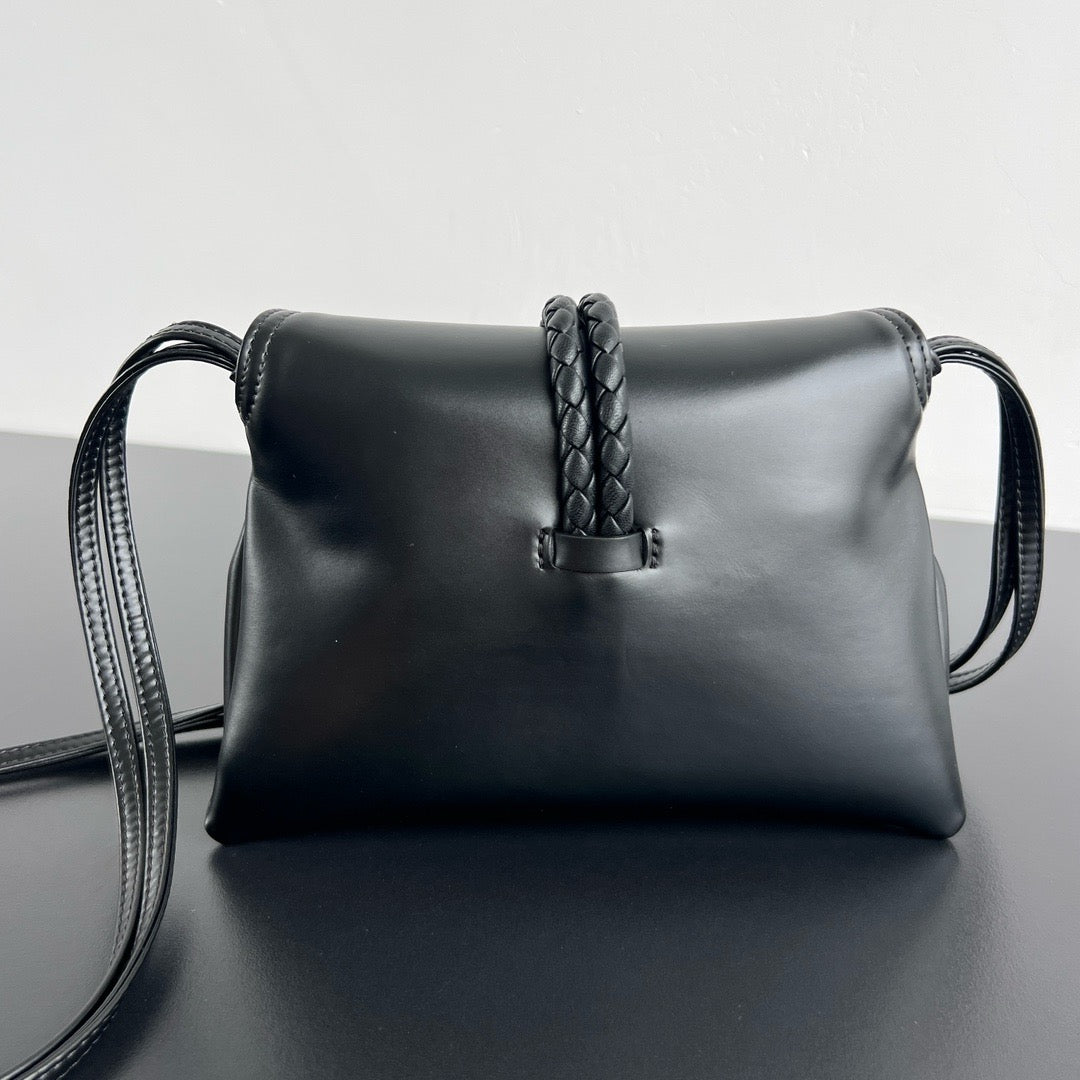 보테가 베네타 리베르타 숄더백 베이비