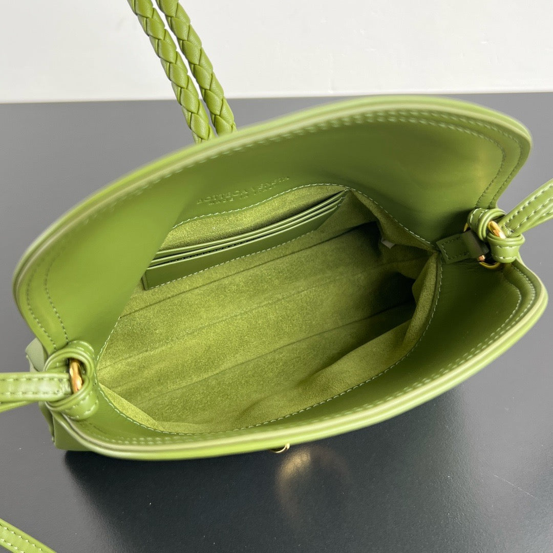 보테가 베네타 리베르타 숄더백 베이비