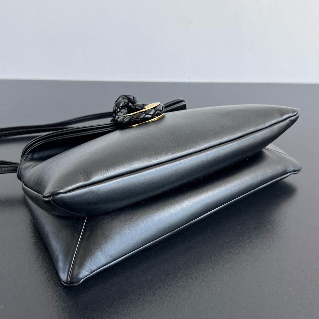 보테가 베네타 리베르타 숄더백 미디움