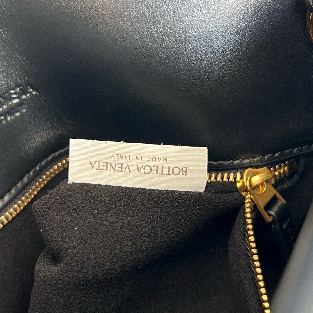 보테가 베네타 리베르타 숄더백 미디움
