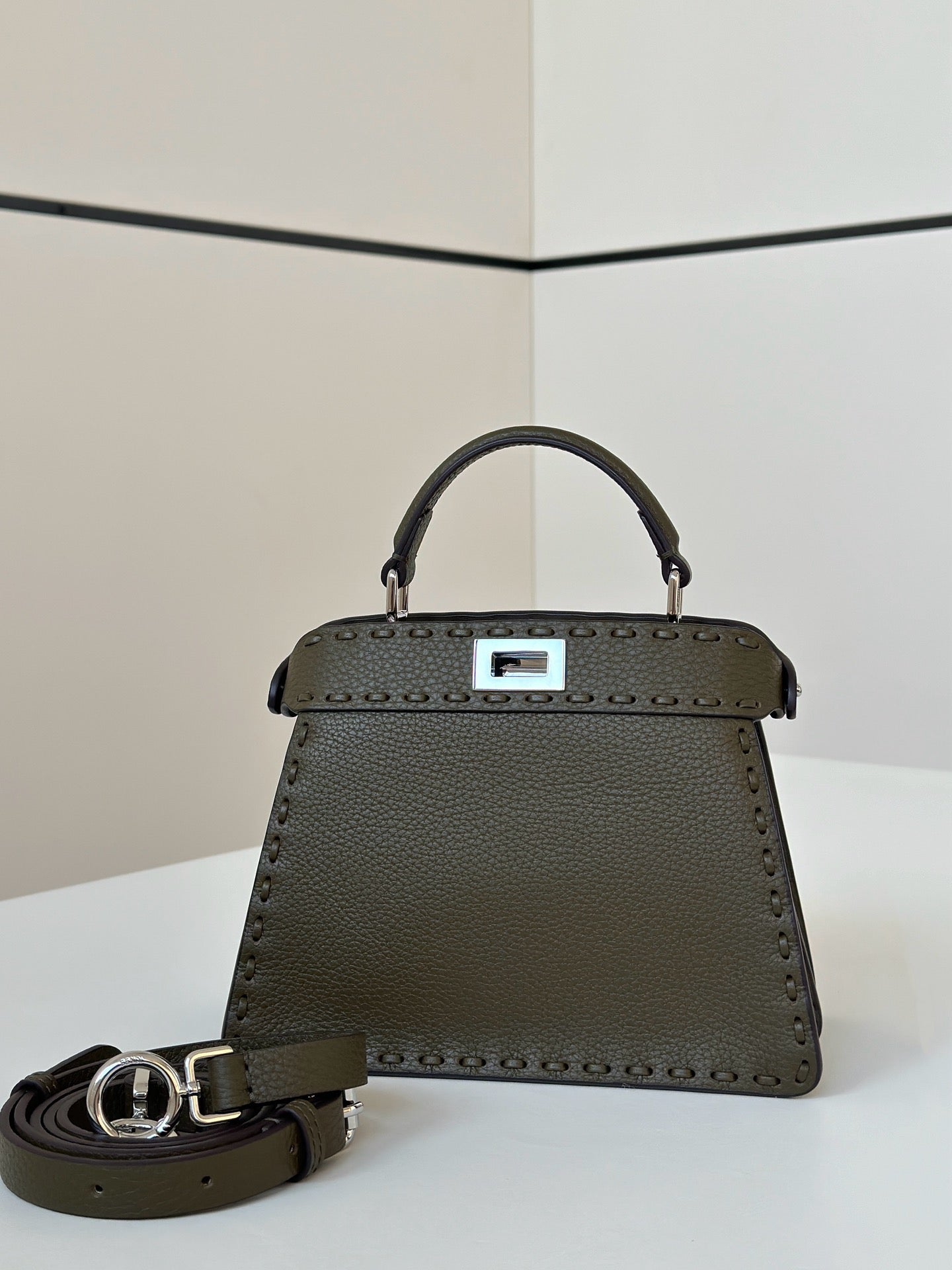 펜디 피카부 I See U 로마노 쁘띠