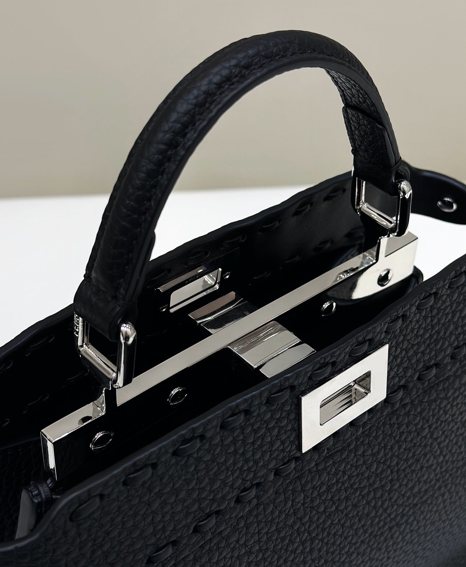 펜디 피카부 I See U 로마노 쁘띠