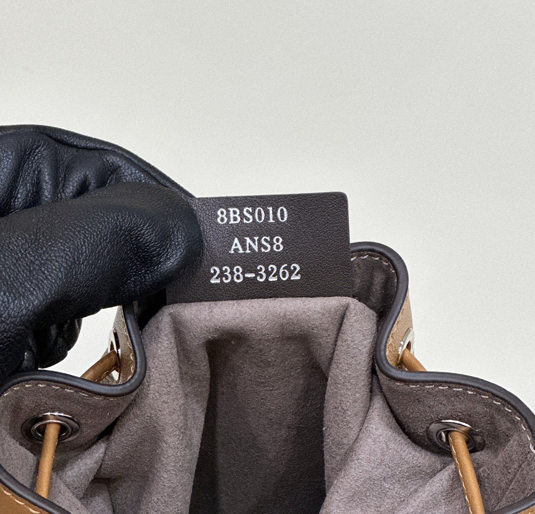 펜디 몬트레조 버킷백 3D 로즈