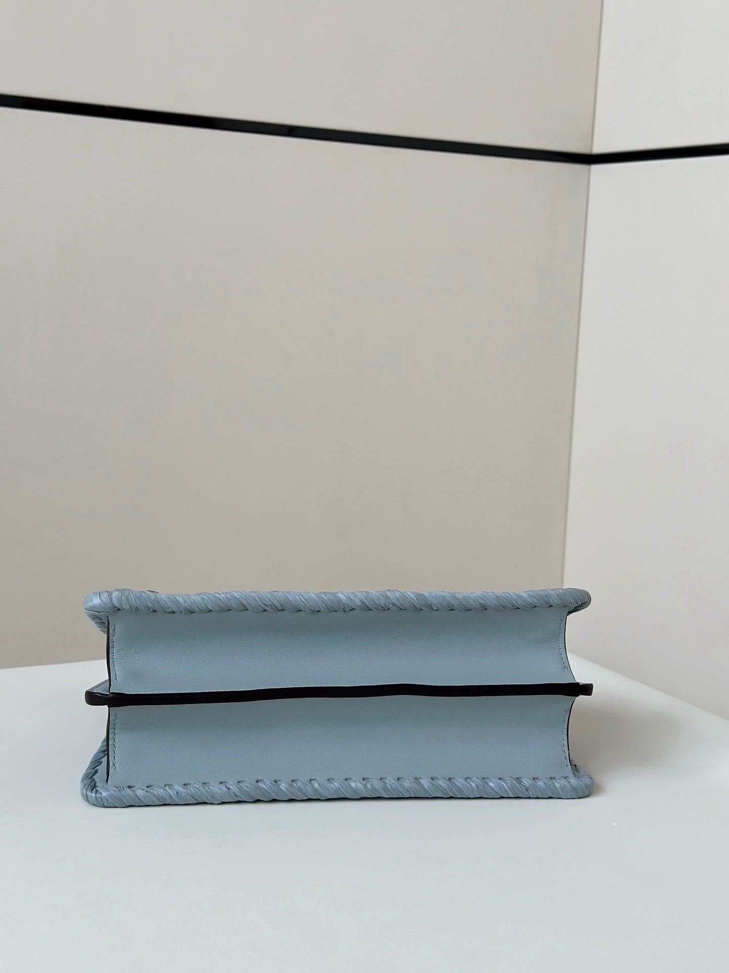 펜디 피카부 I See U 라피아 인터레이스 스몰