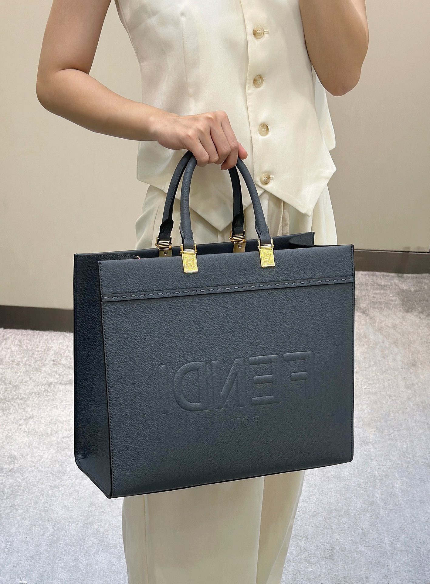 펜디 선샤인 토트백 미디움